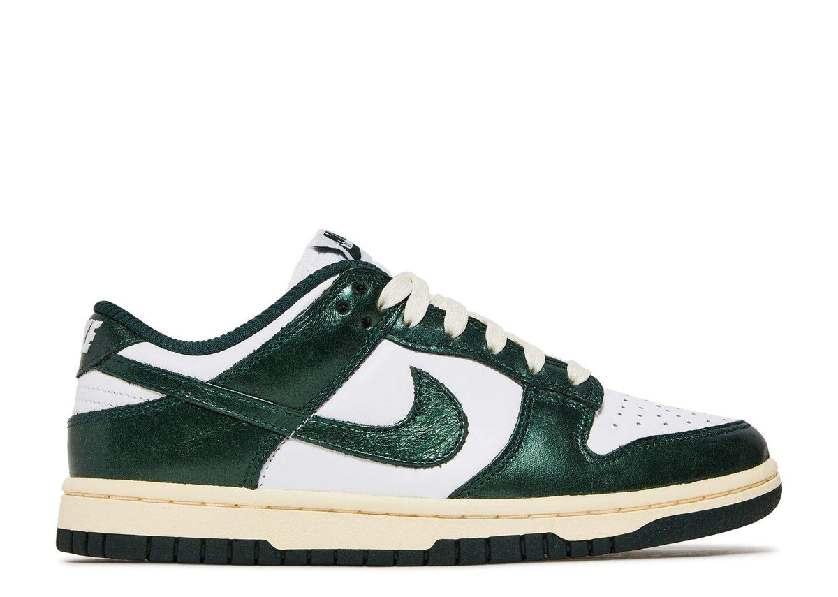 Nike Dunk Low 'Vintage Green' Sneakers