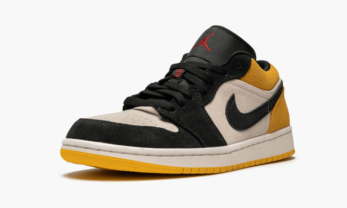 Air Jordan 1 Low University Gold Sneakers