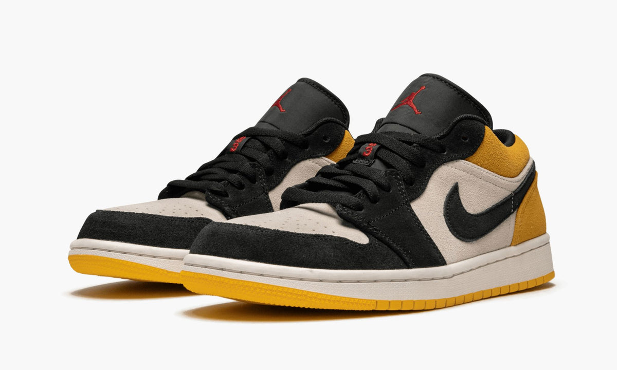 Air Jordan 1 Low University Gold Sneakers