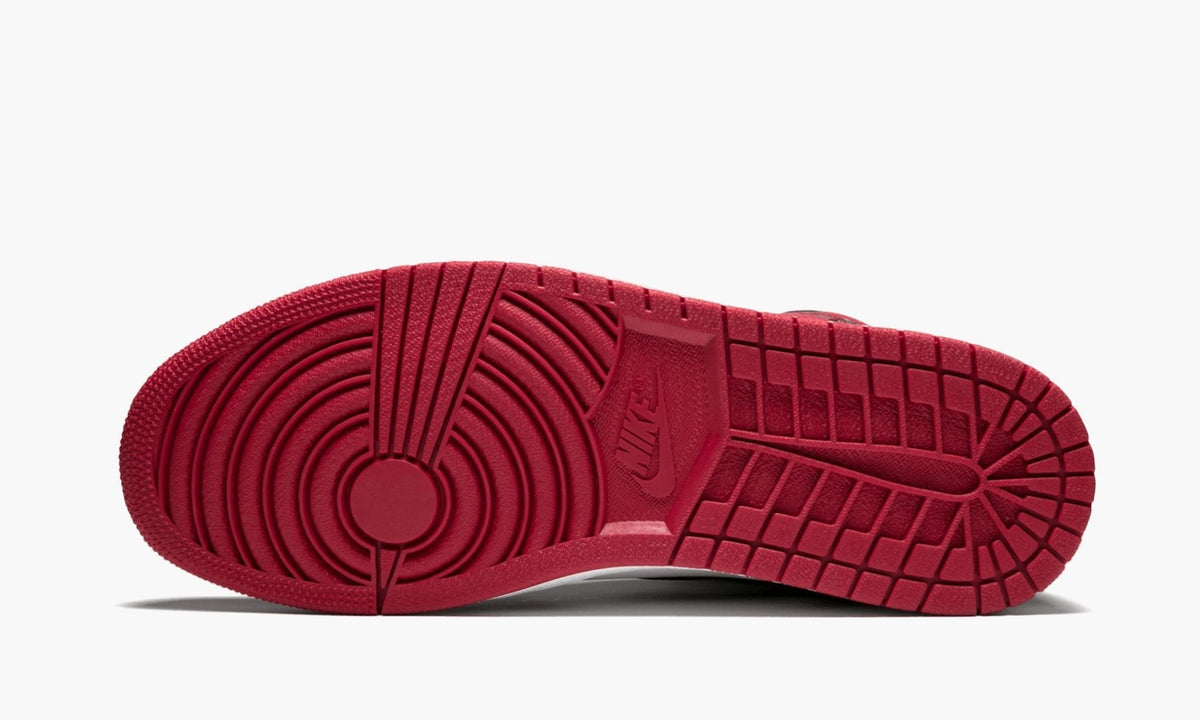Air Jordan 1 Retro High OG "Chicago" Sneakers