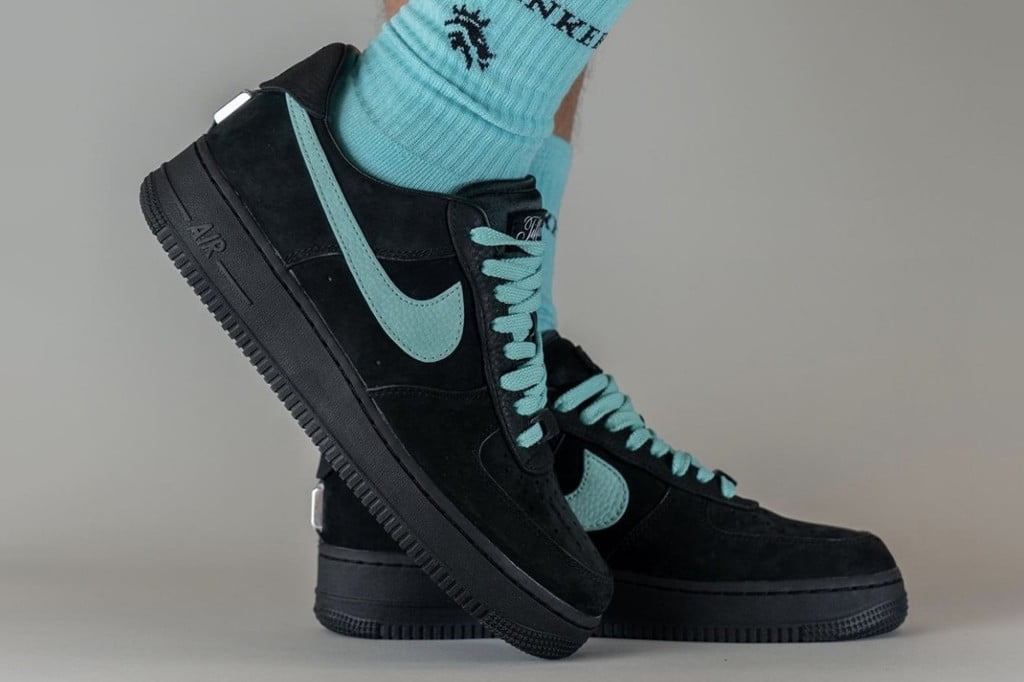 Air Jordan Force 1 Low SP Tiffany And Co. Sneakers