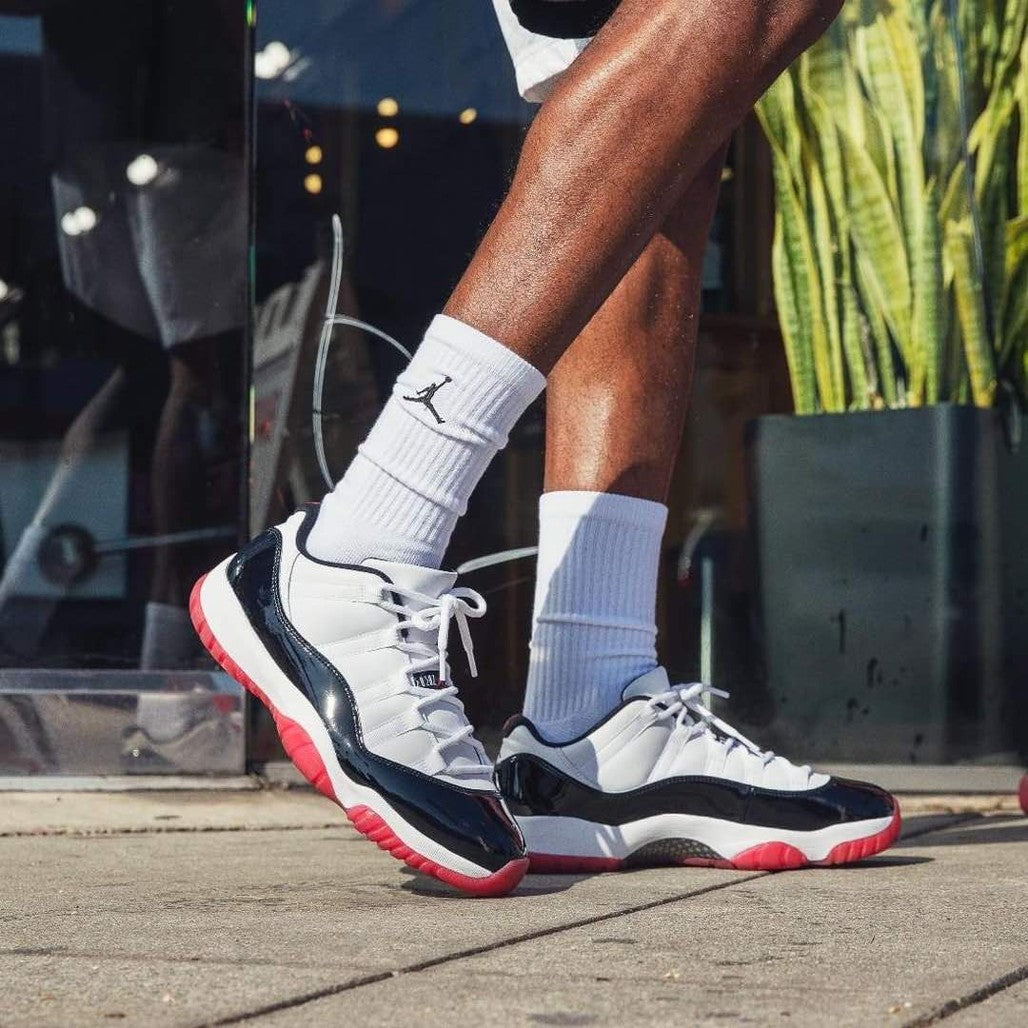 Jordan 11 Retro Low Concord Bred Sneakers