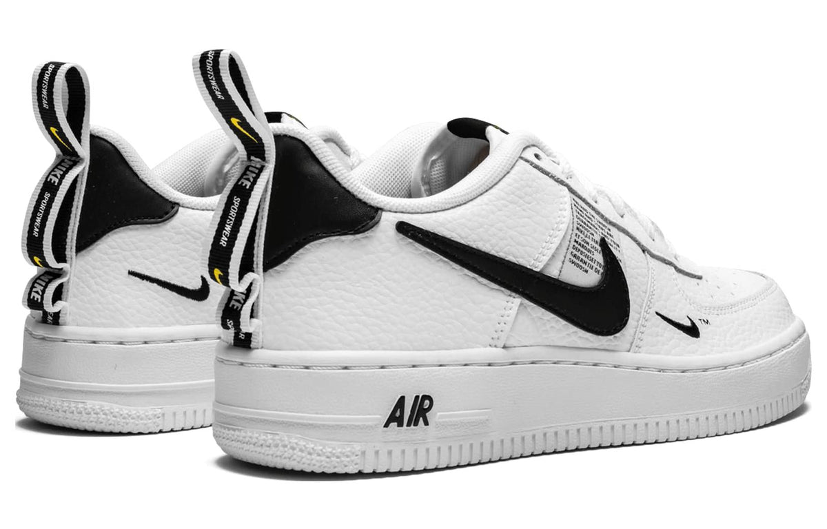 Nike Air Force 1 07 LV 8 Overbranding Sneakers