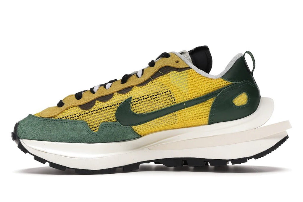 Nike Vaporwaffle sacai Tour Yellow Stadium Green Sneakers