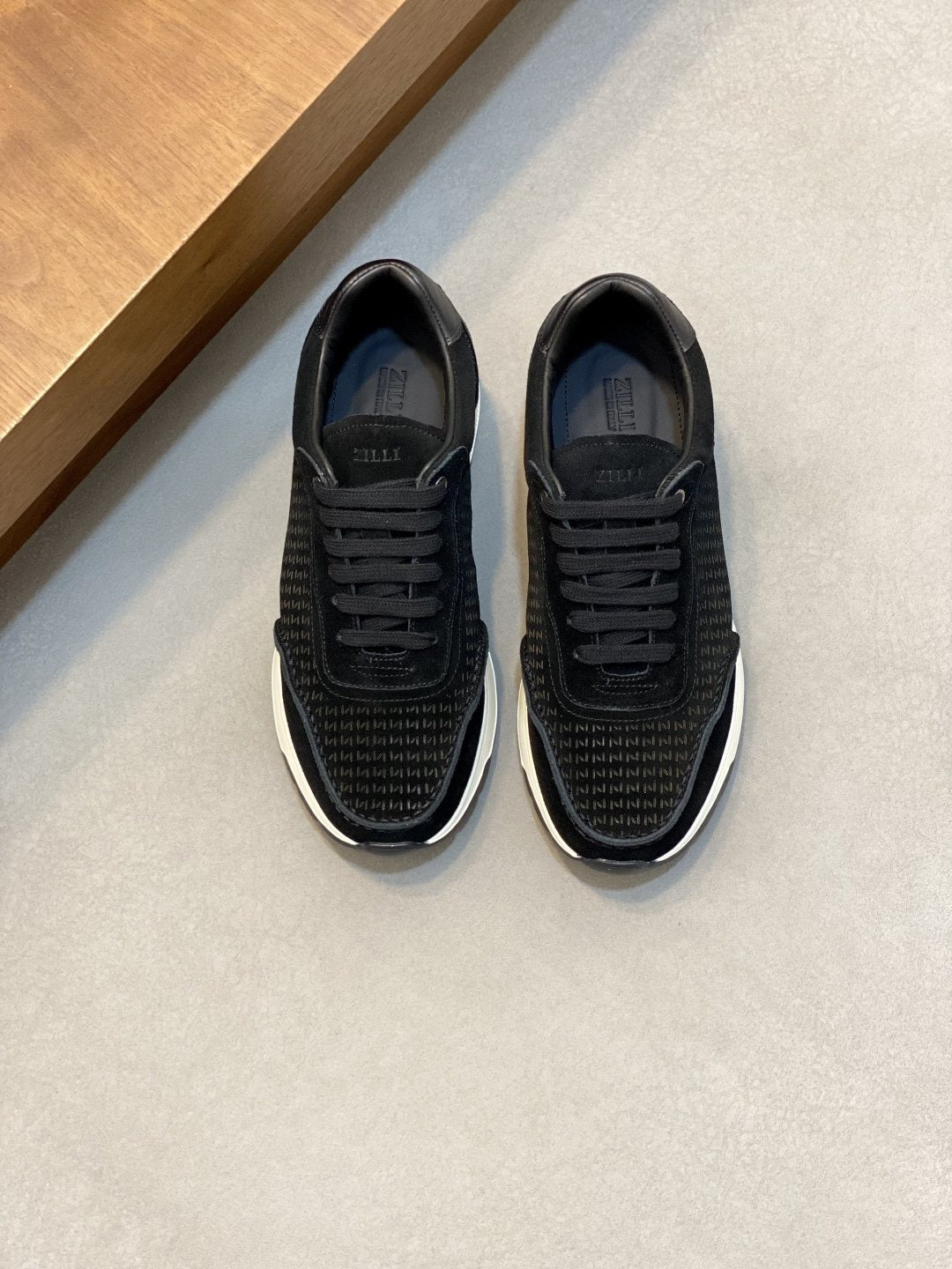 ZILLI Textured Low-Top Sneakers — front
