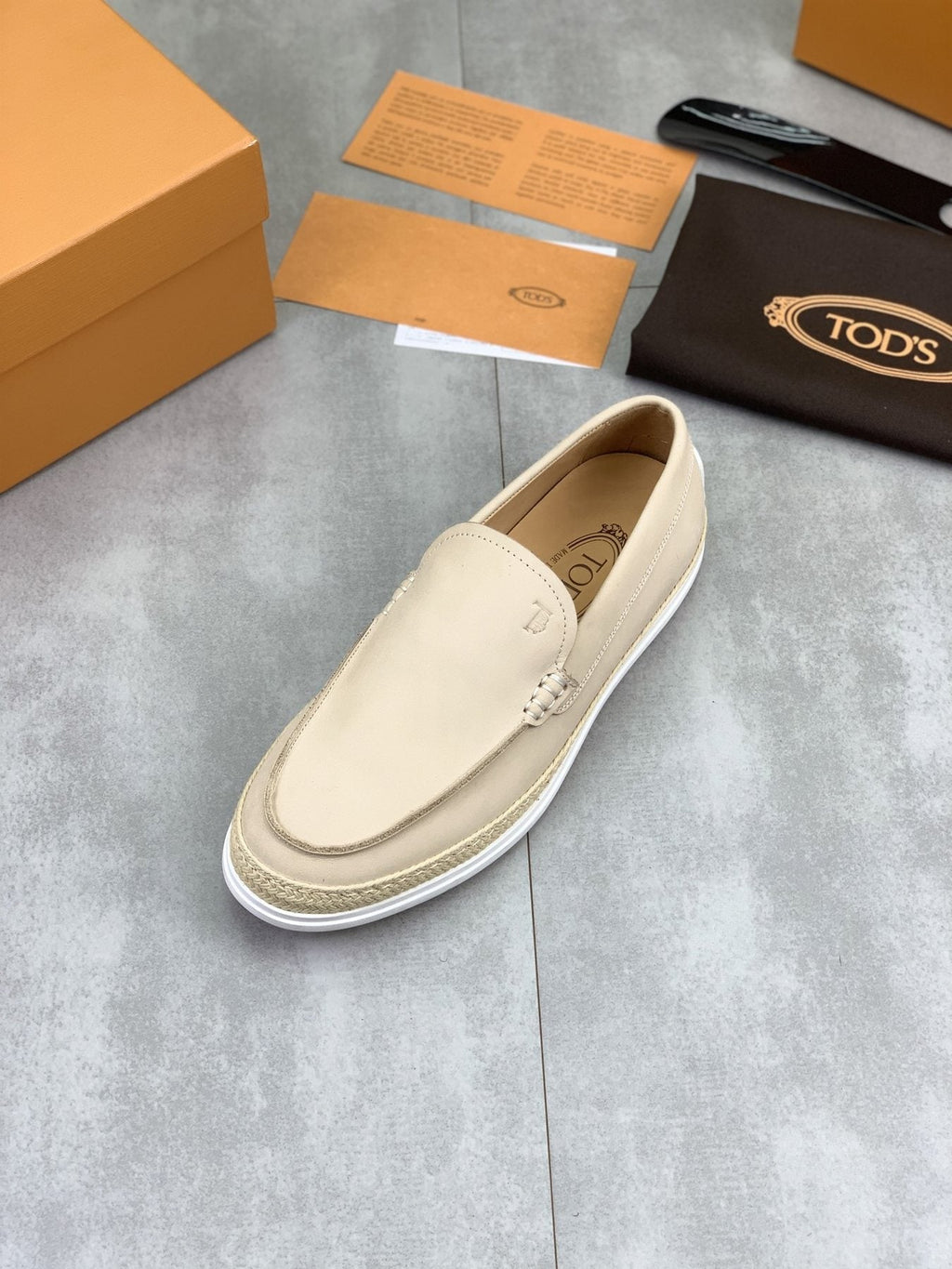 TOD'S Raffia-Trim Driving Loafers — front